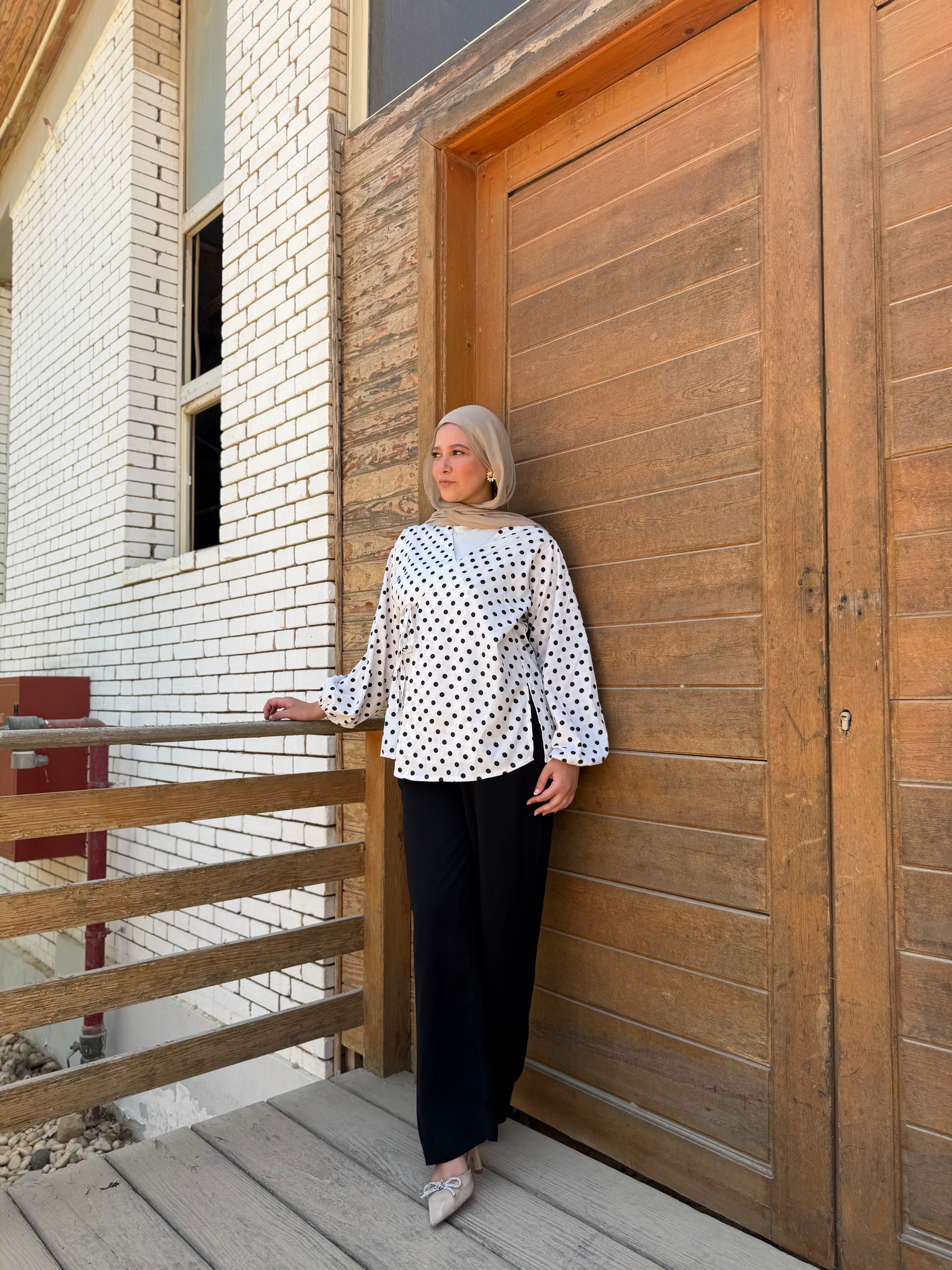dana blouse ( White polka dots )