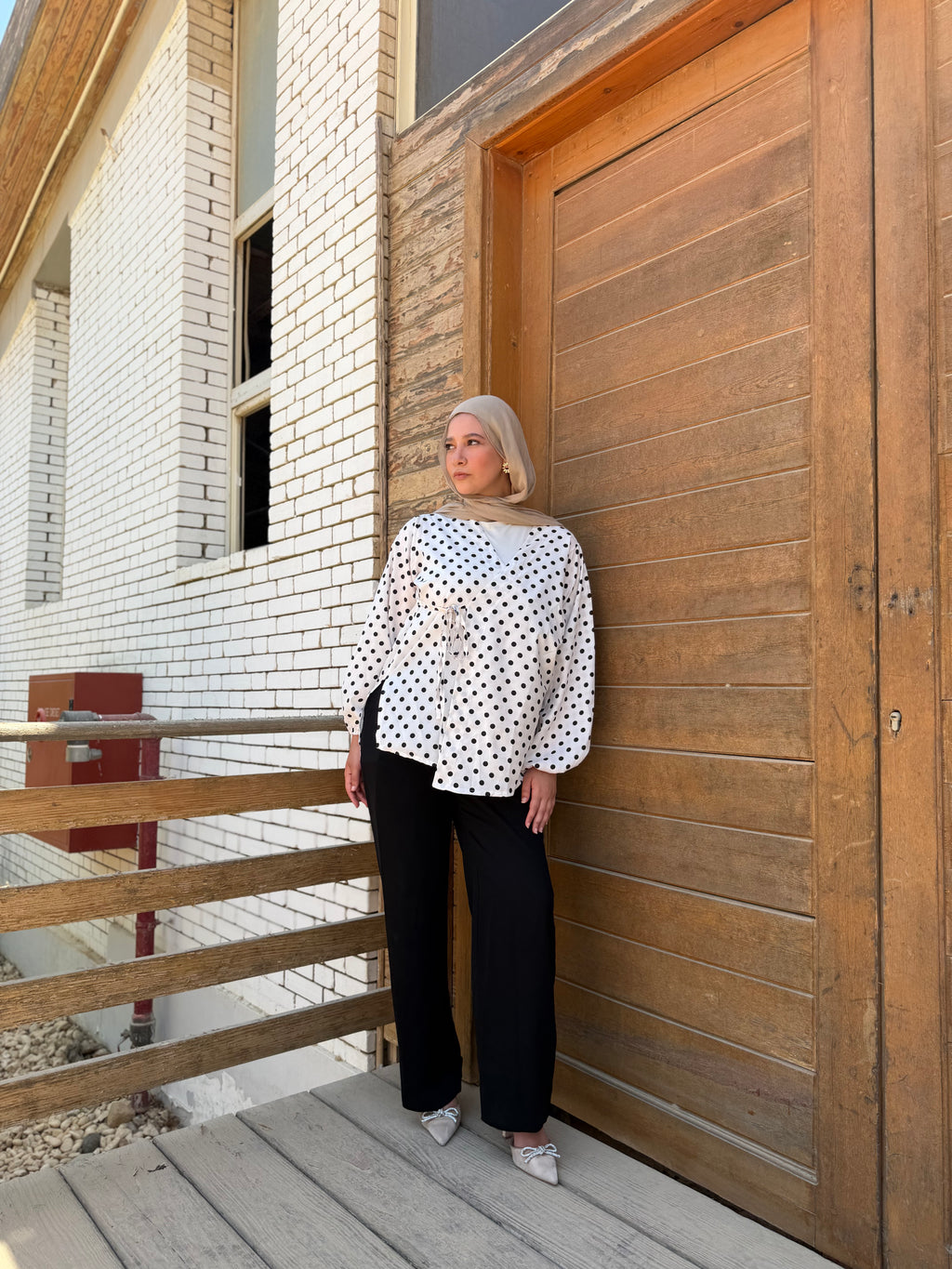 dana blouse ( White polka dots )